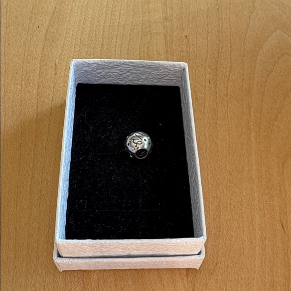 Chamilia Sweet Kiss charm - Picture 7 of 7